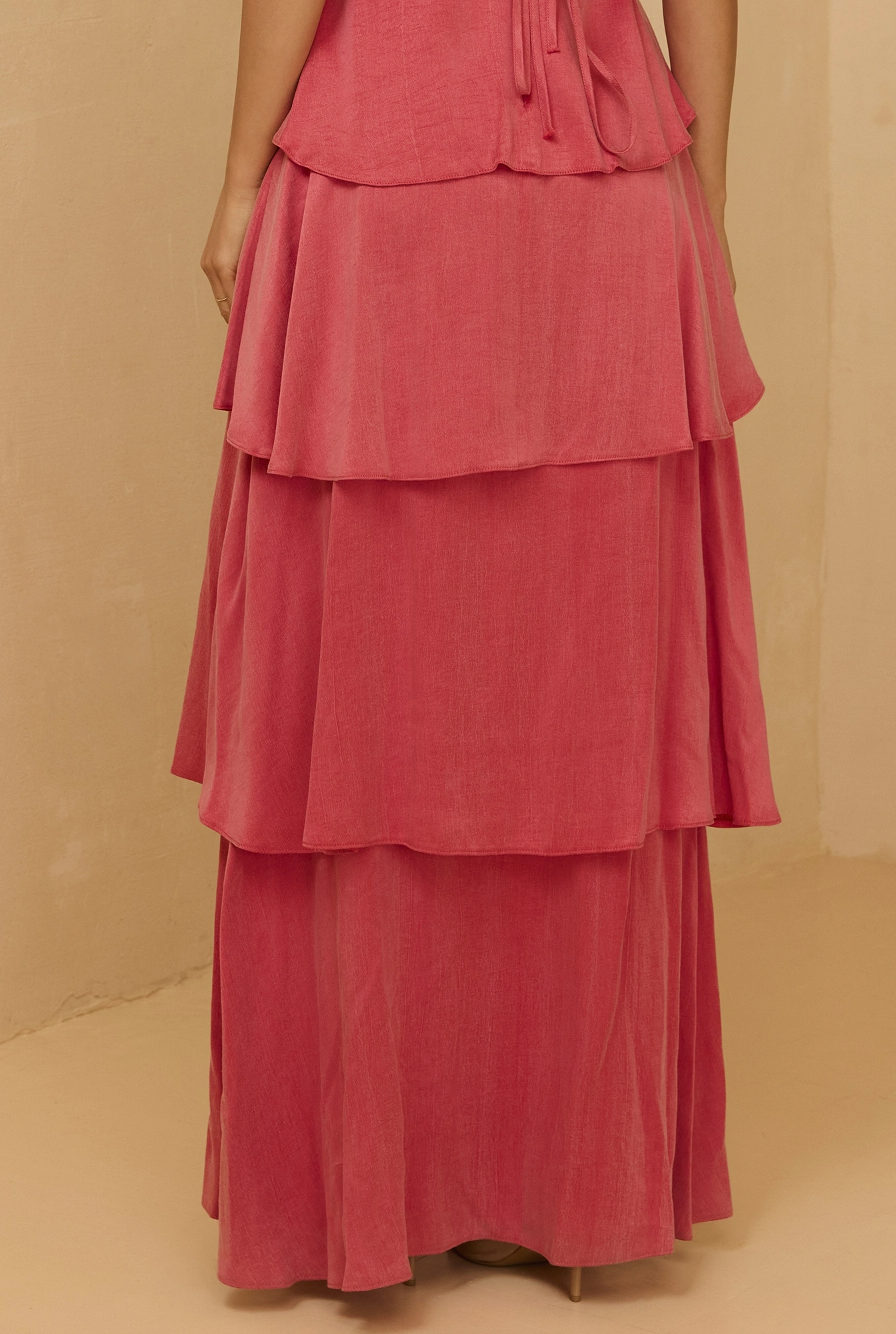 Lagos - maxi vestido coral con volantes